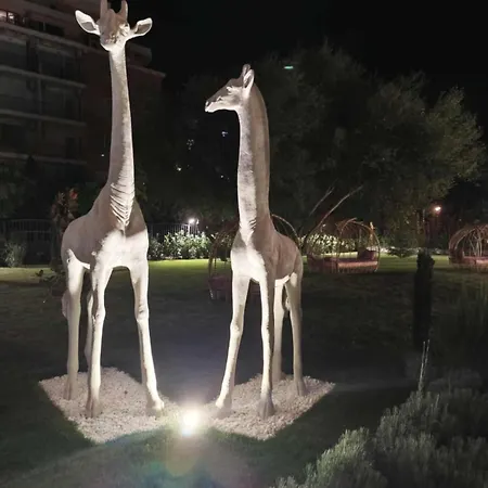 J'adore Secret Garden, Deluxe شقة ساني بيتش