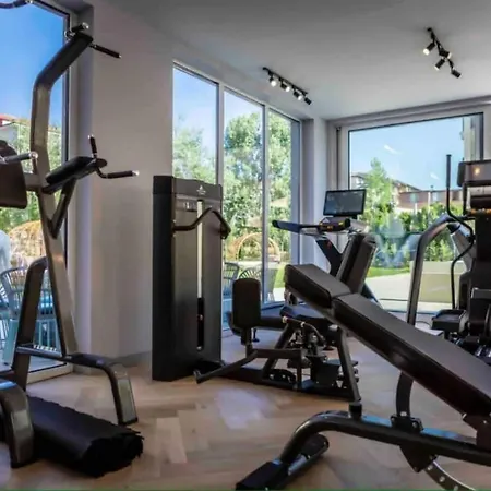 J'adore Secret Garden, Deluxe ساني بيتش